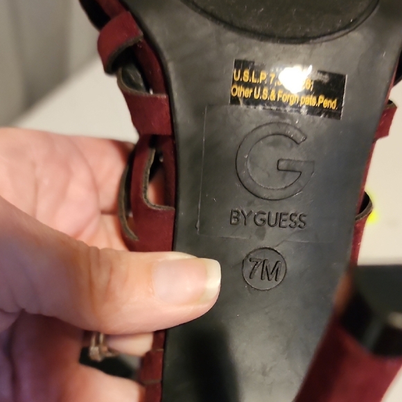 Guess Red Heels with Intricate Cut-Out Design - Picture 4 of 9